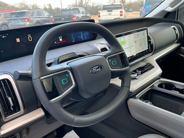 Used 2025 Ford Expedition Active image 6