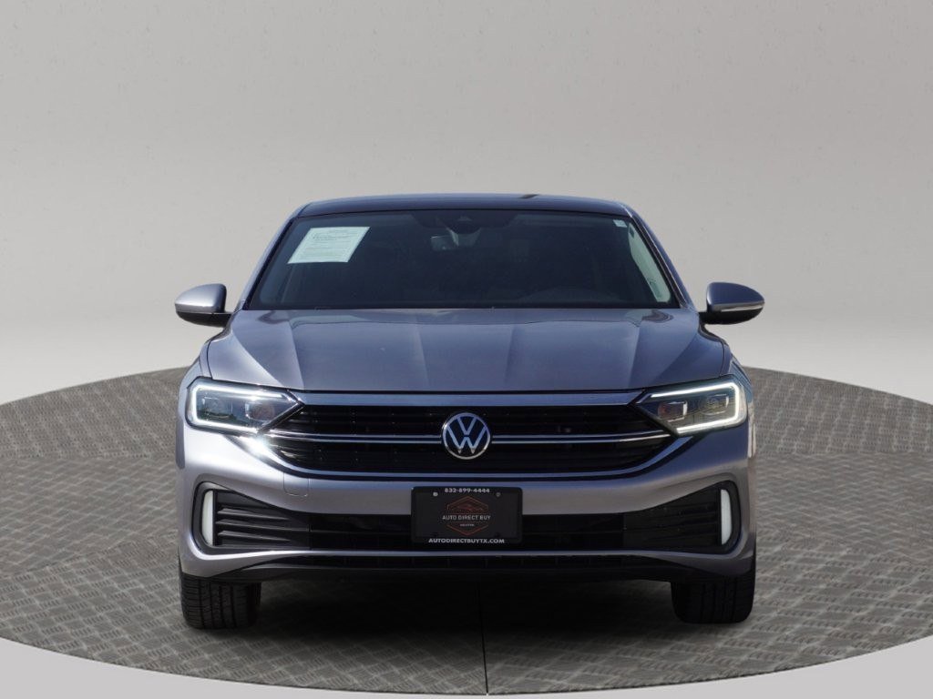 Used 2024 Volkswagen Jetta SEL image 4