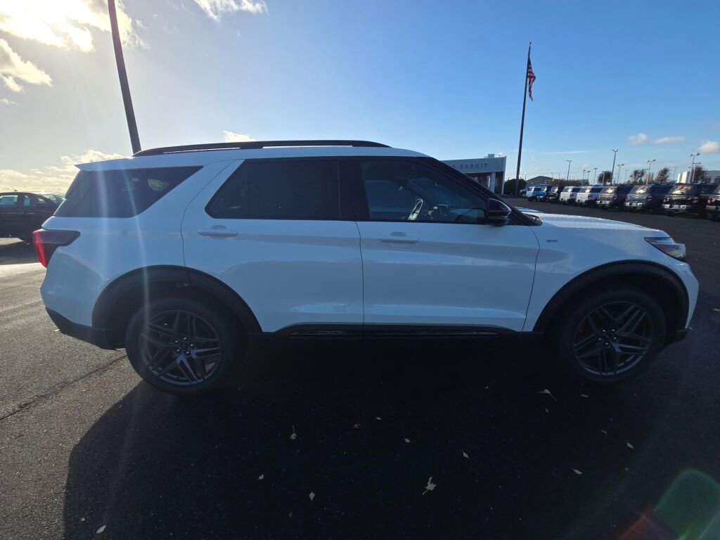New 2025 Ford Explorer ST-Line w/ Premium Package image 5