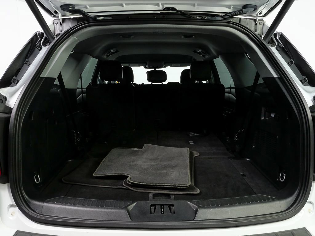 Used 2023 Ford Explorer XLT w/ Equipment Group 202A image 28