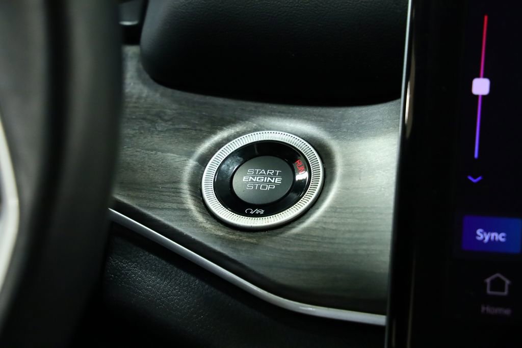 Used 2022 Jeep Grand Cherokee L Limited RWD image 24