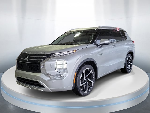 Used 2023 Mitsubishi Outlander SEL AWD/4WD image 2