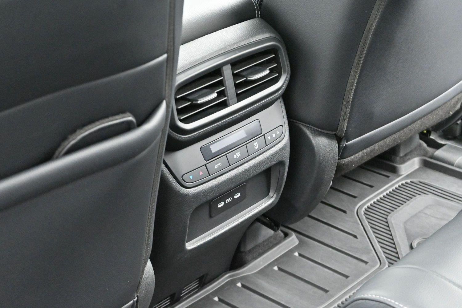 Used 2024 Honda Pilot Touring image 31