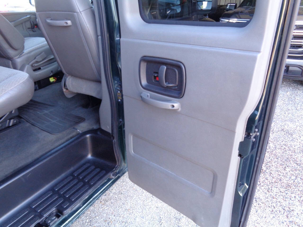 Used 2016 GMC Savana 3500 LT w/ LT Preferred Equipment Group RWD image 44