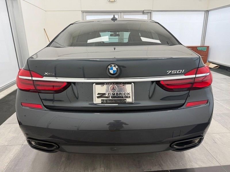 Used 2019 BMW 750i xDrive w/ Executive Package AWD/4WD image 3
