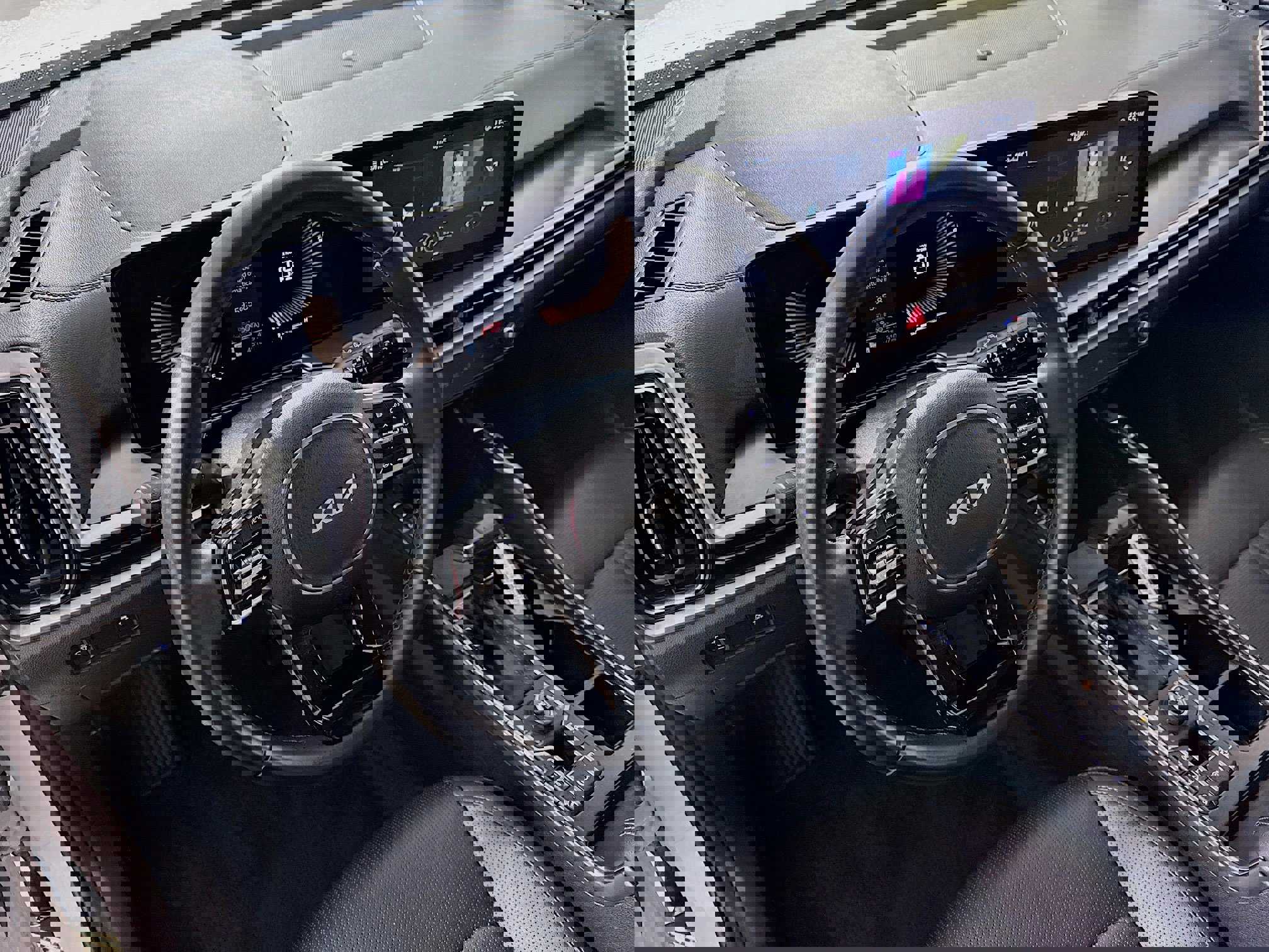 Used 2024 Kia Sorento S image 22