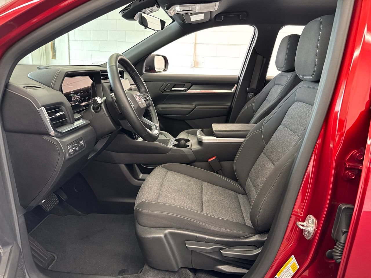 Used 2025 GMC Terrain Elevation w/ Technology Package II AWD/4WD image 13
