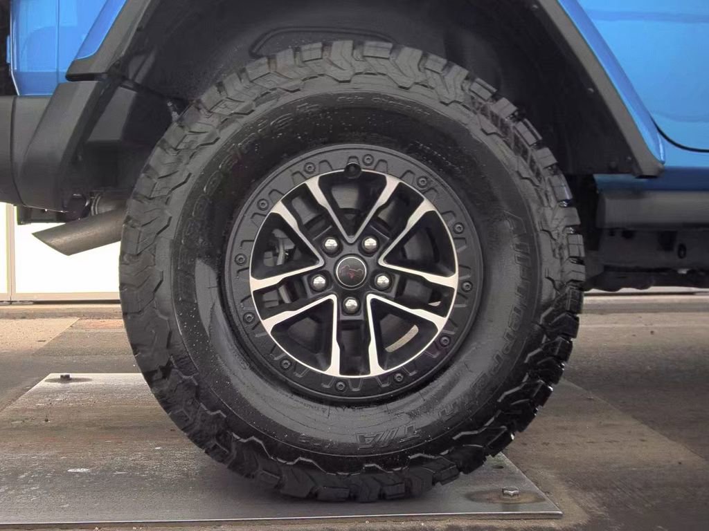 Used 2024 Jeep Wrangler Unlimited Rubicon AWD/4WD image 6
