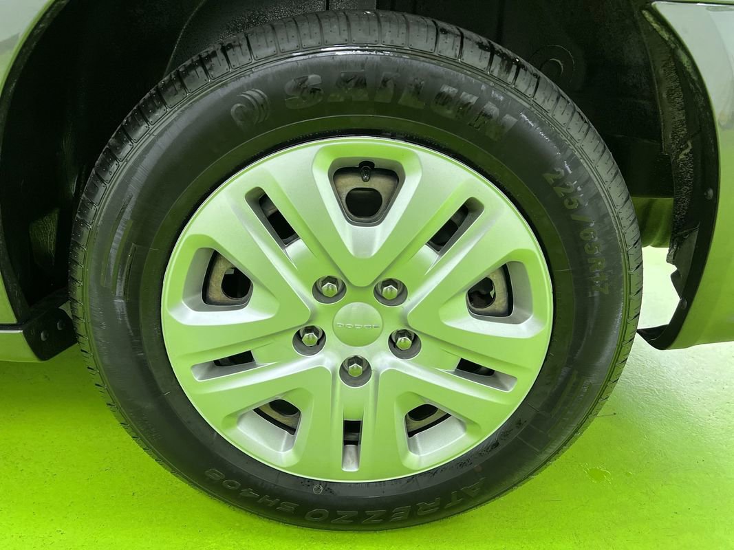 Used 2019 Dodge Grand Caravan SE FWD image 14