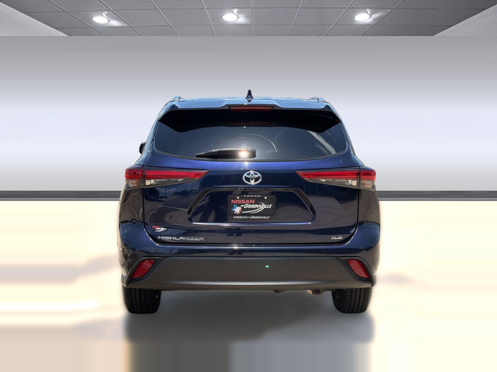 Used 2021 Toyota Highlander XLE FWD image 10