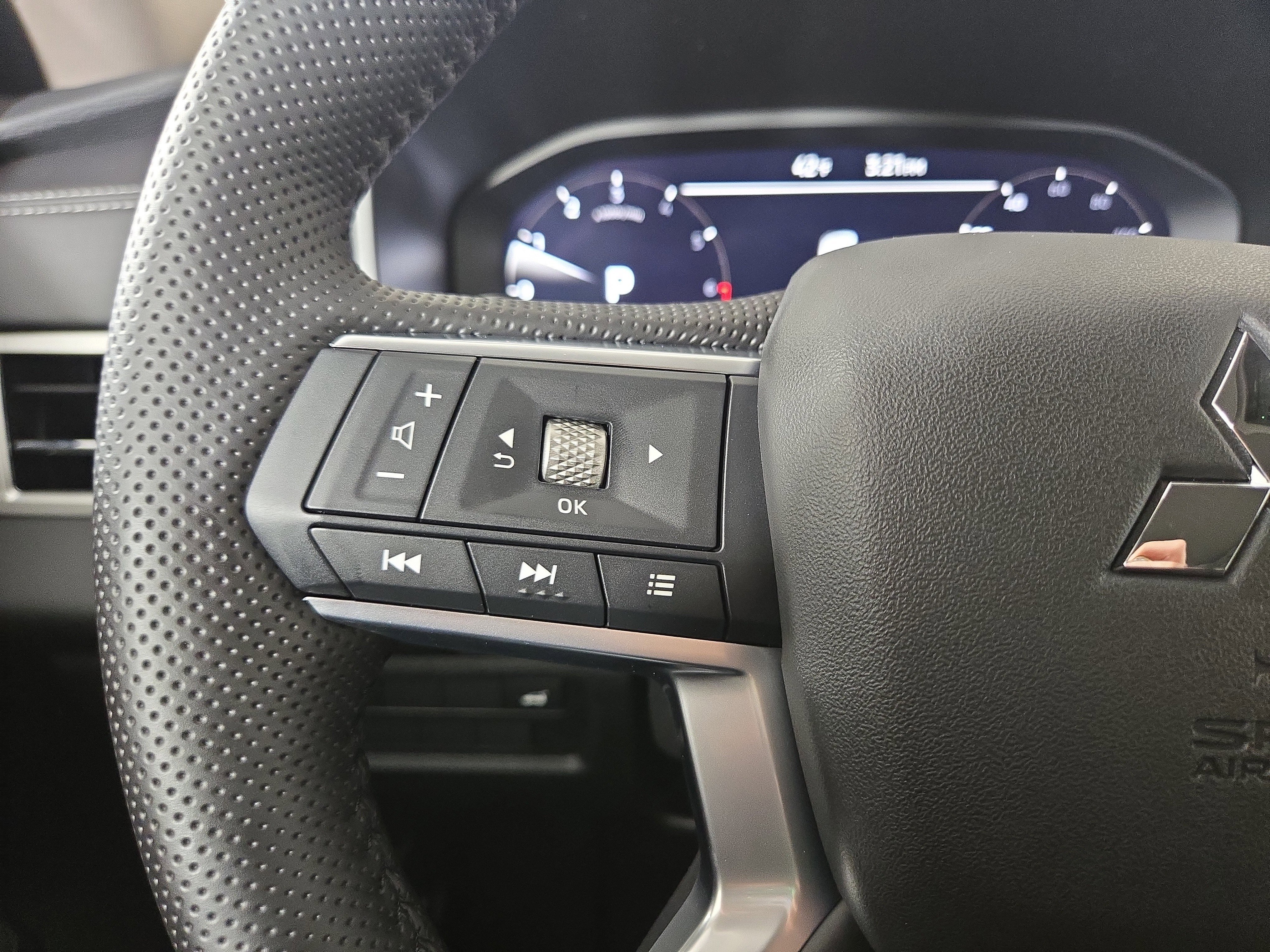 New 2026 Mitsubishi Outlander SE FWD image 15
