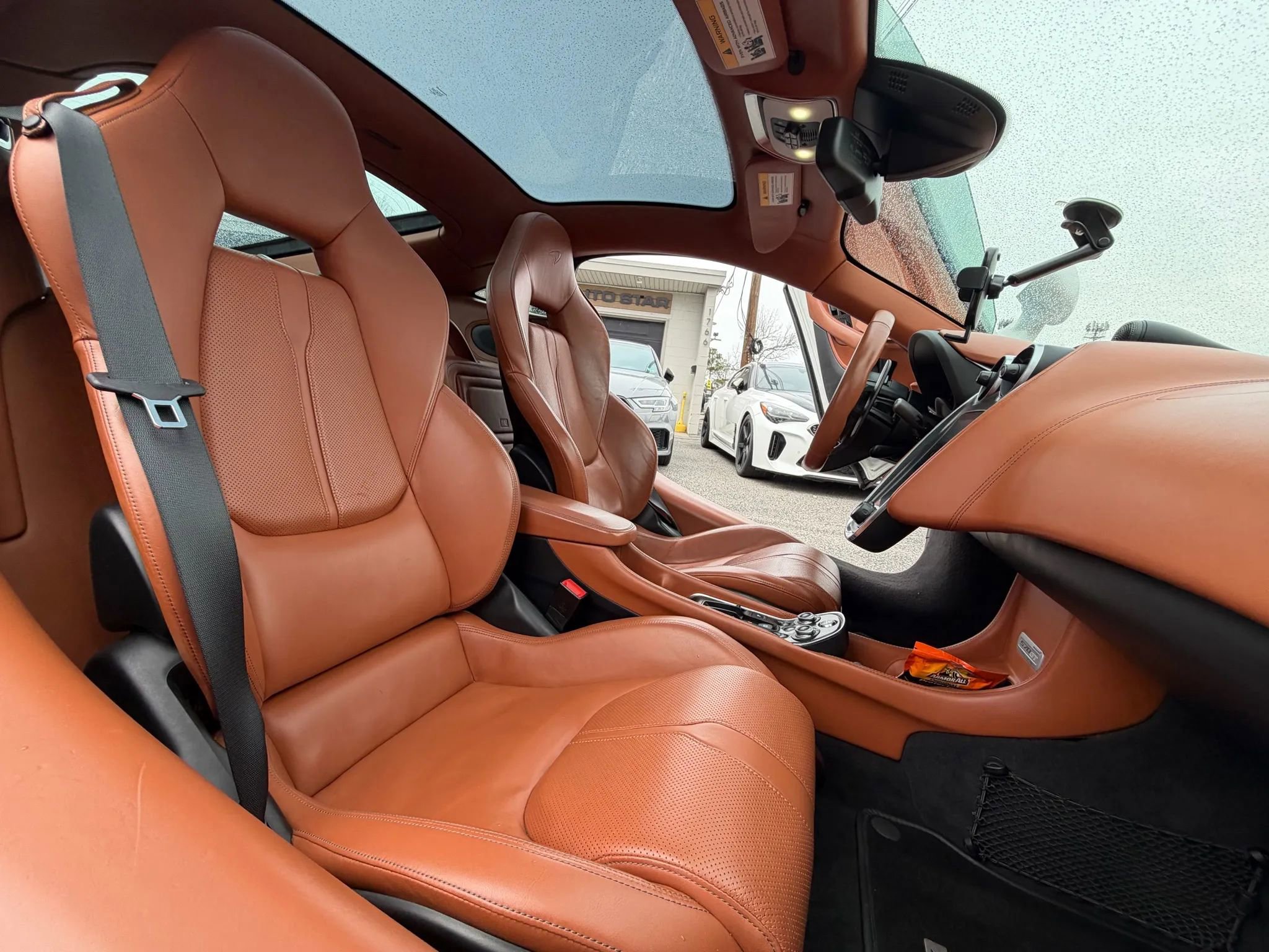 Used 2017 McLaren 570S image 22