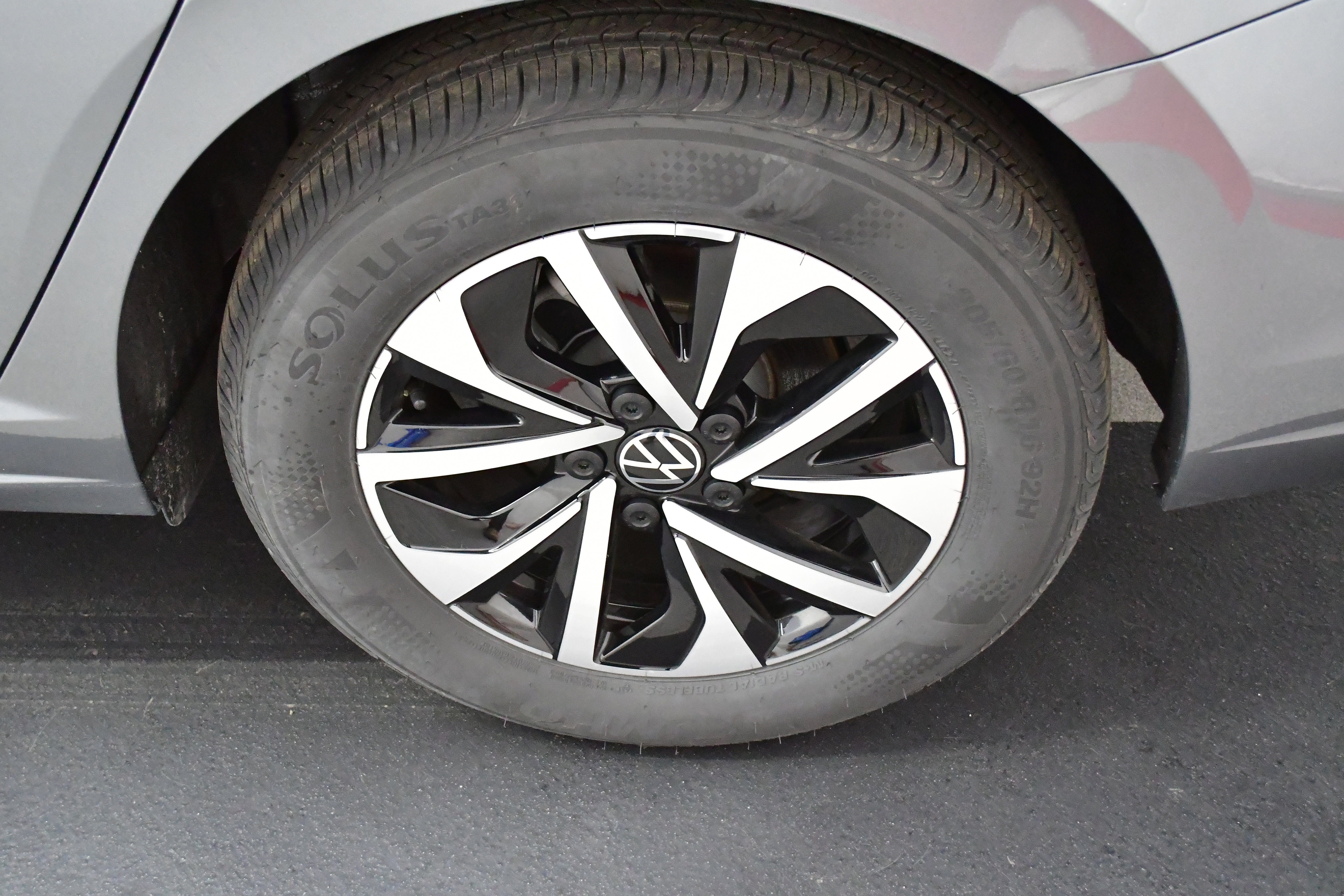 Used 2024 Volkswagen Jetta S image 59