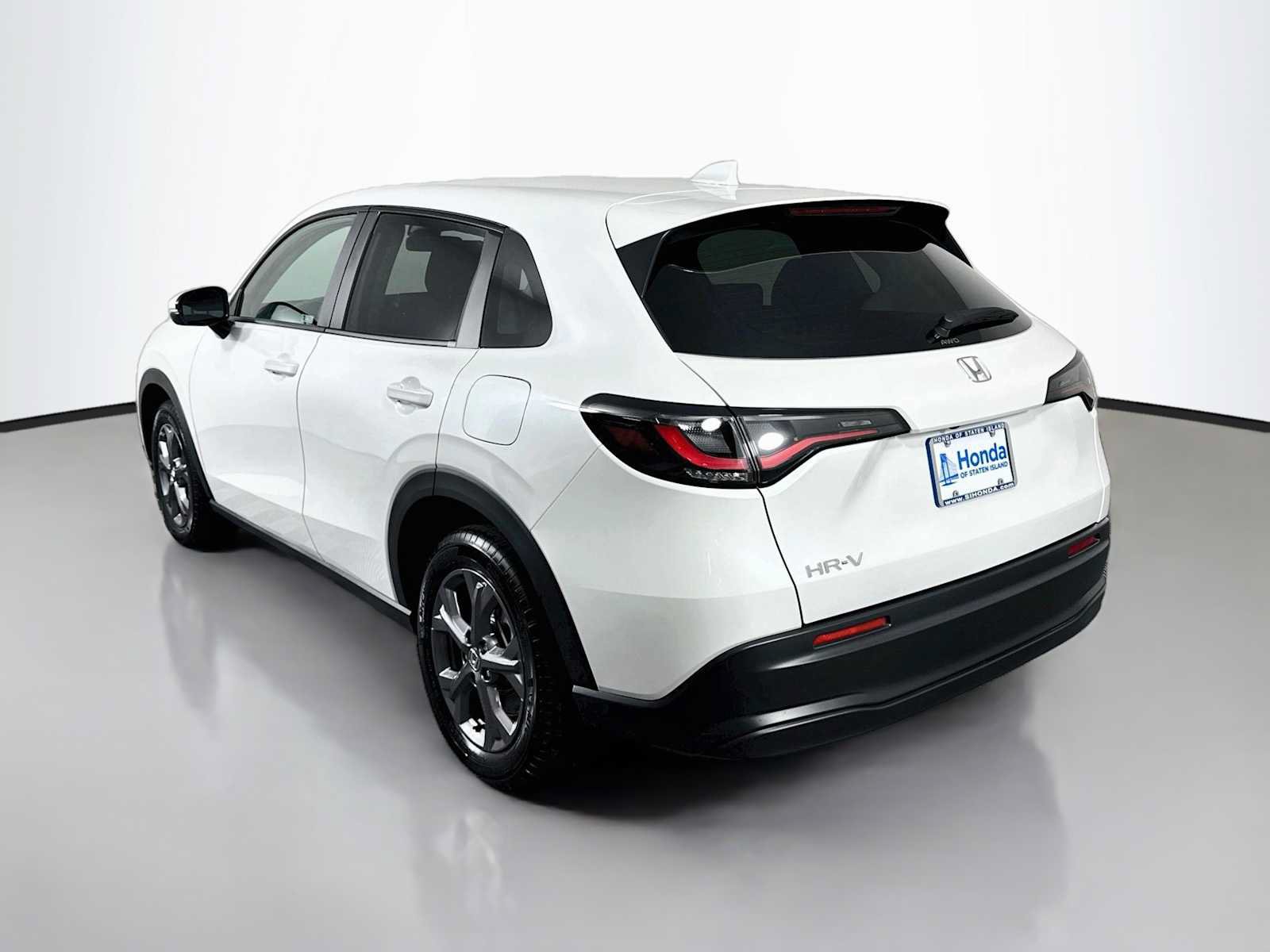 Certified 2027 Honda HR-V LX image 5