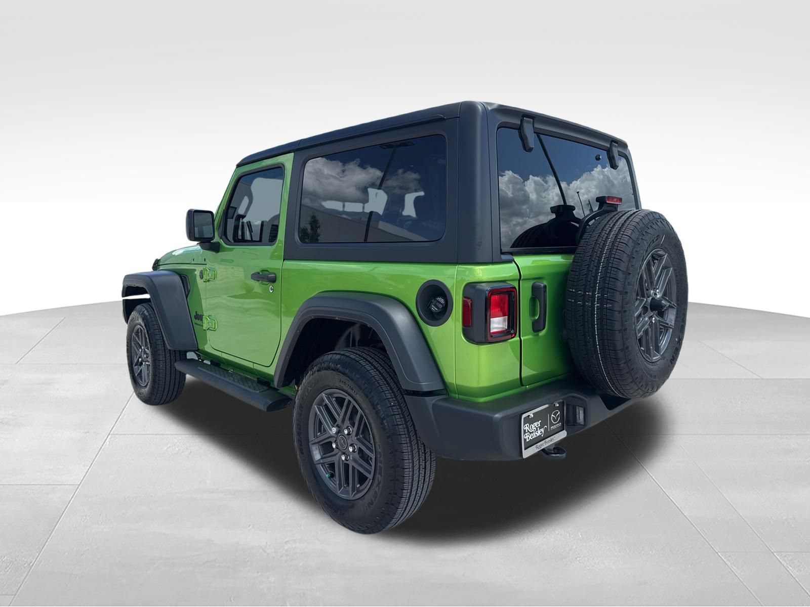 Used 2025 Jeep Wrangler Sport AWD/4WD image 7