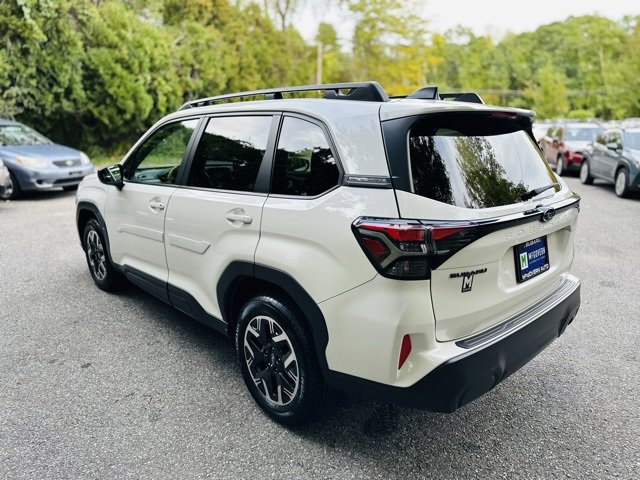 Used 2025 Subaru Forester Premium image 8