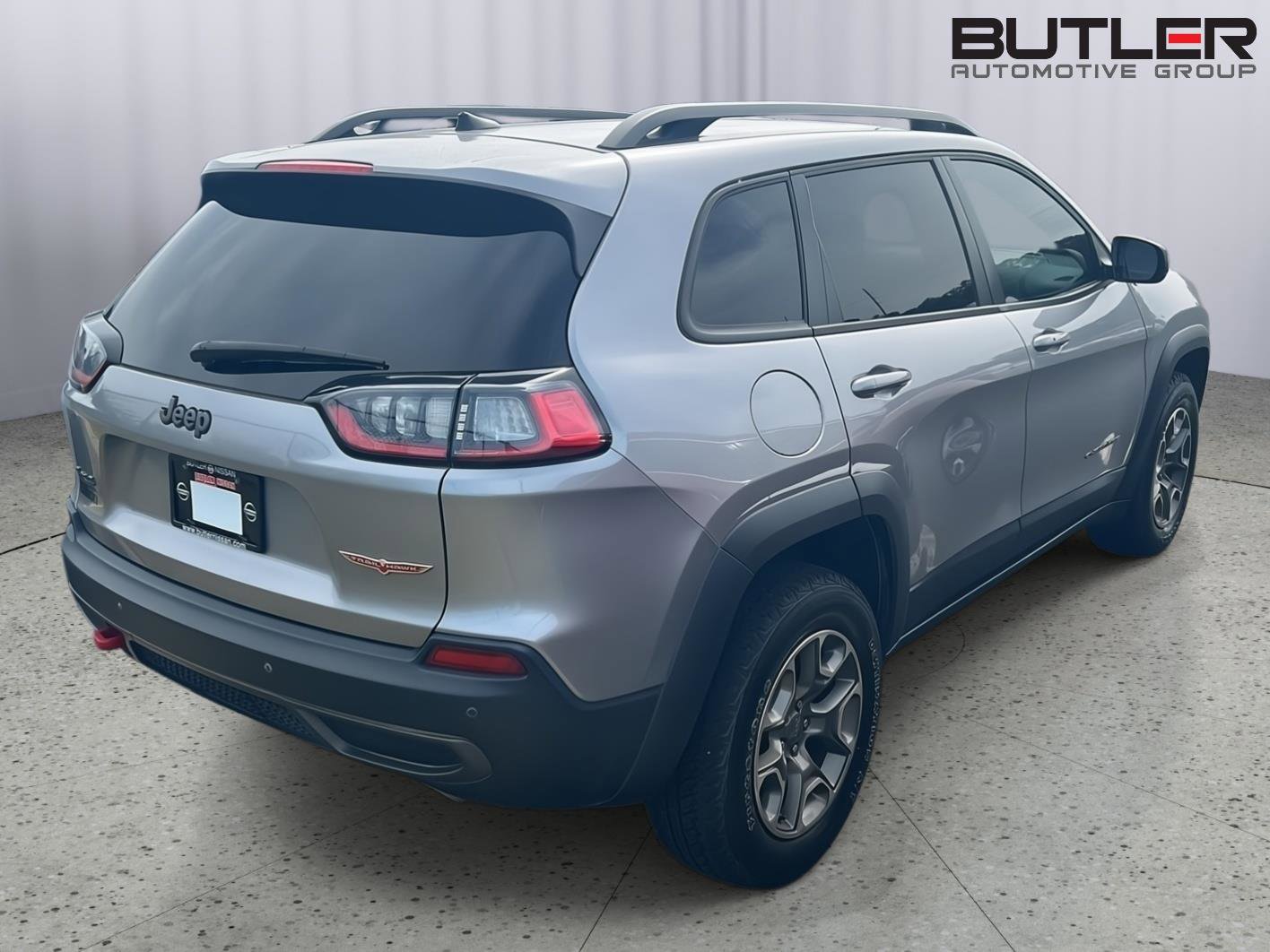 Used 2020 Jeep Cherokee Trailhawk image 8