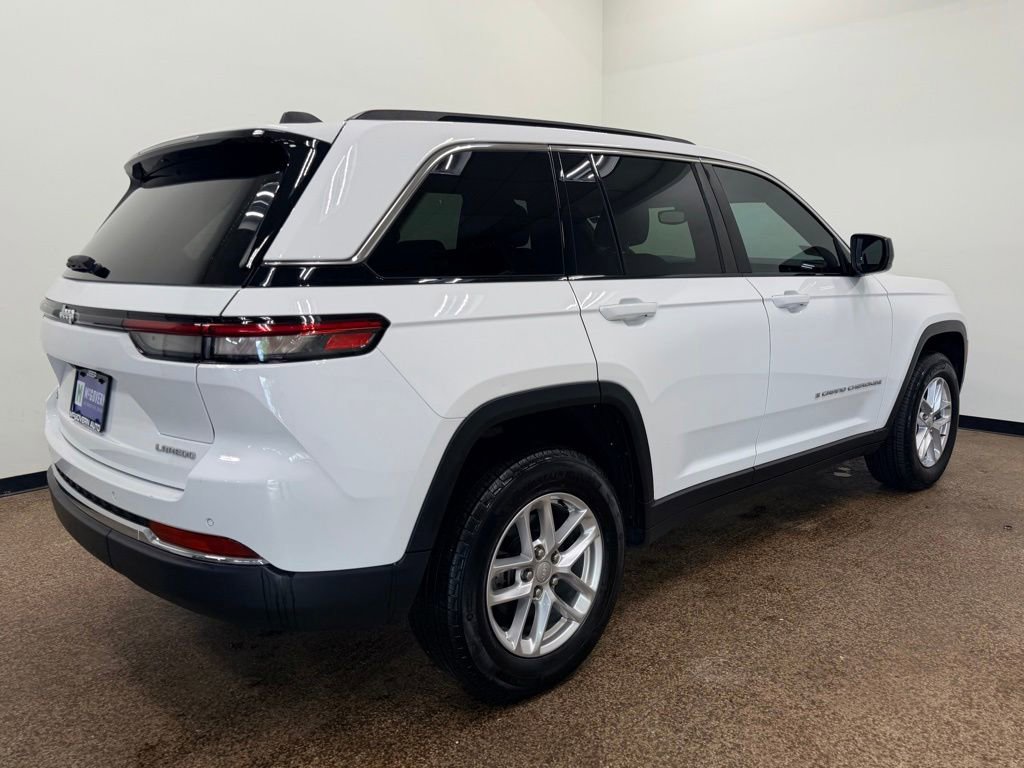 Used 2025 Jeep Grand Cherokee Laredo X AWD/4WD image 7