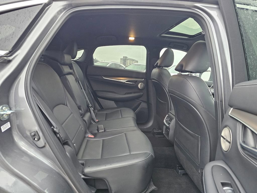 Certified 2023 INFINITI QX55 Essential image 13