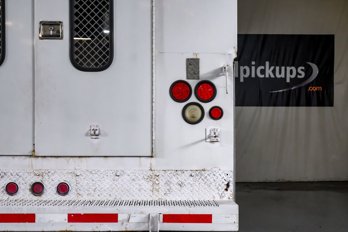 Used 2012 Ford F550 2WD Regular Cab Super Duty w/ Payload Upgrade Pkg image 31