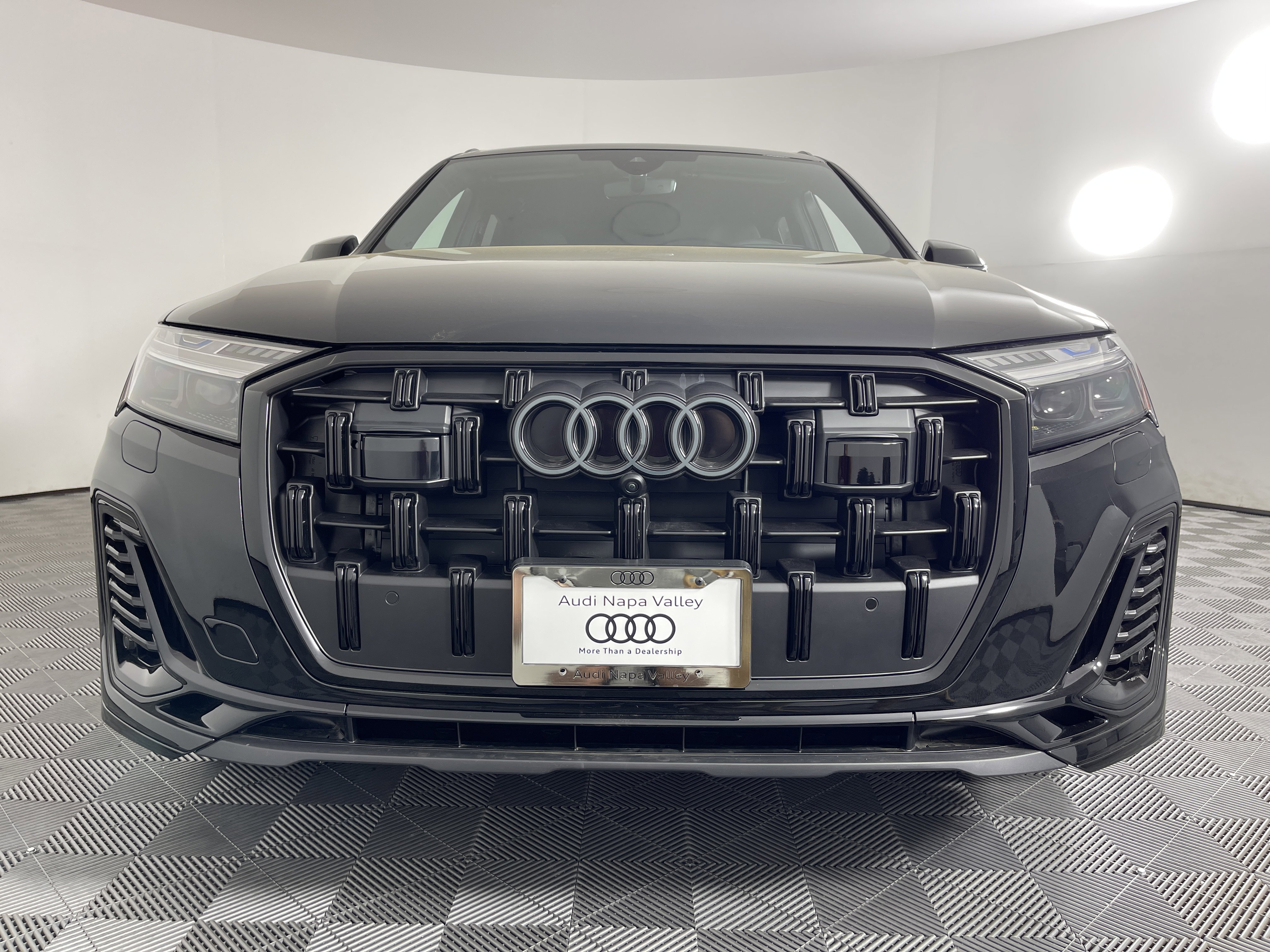 New 2025 Audi Q7 3.0T Prestige image 9