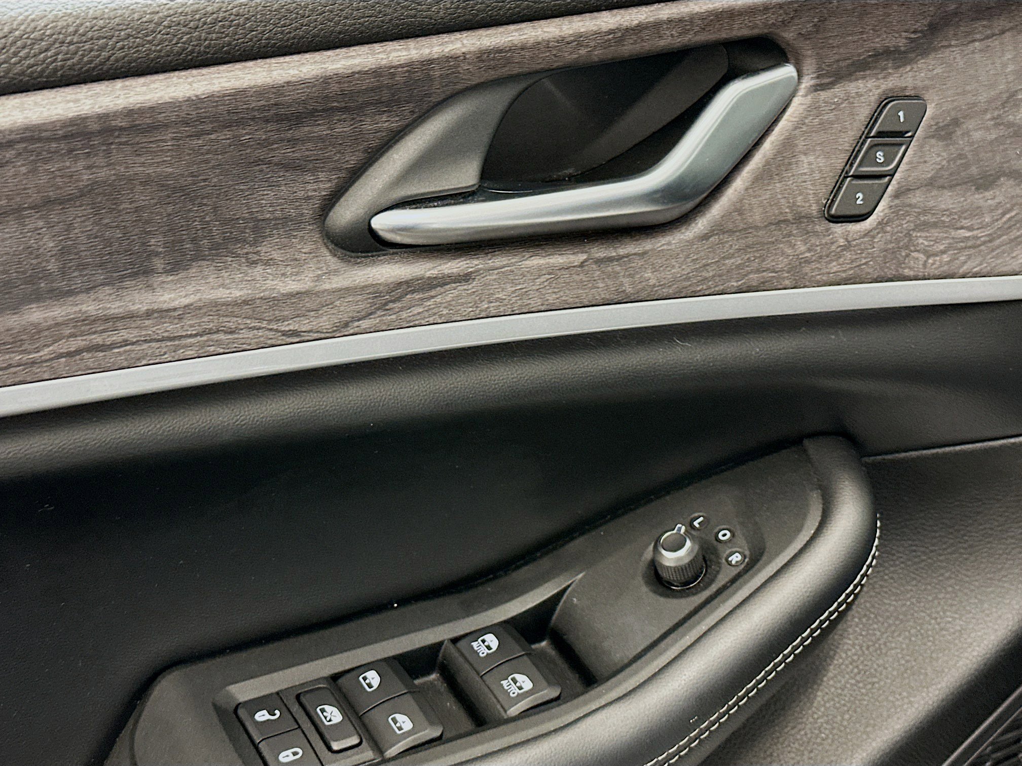 Used 2023 Jeep Grand Cherokee L Limited image 15