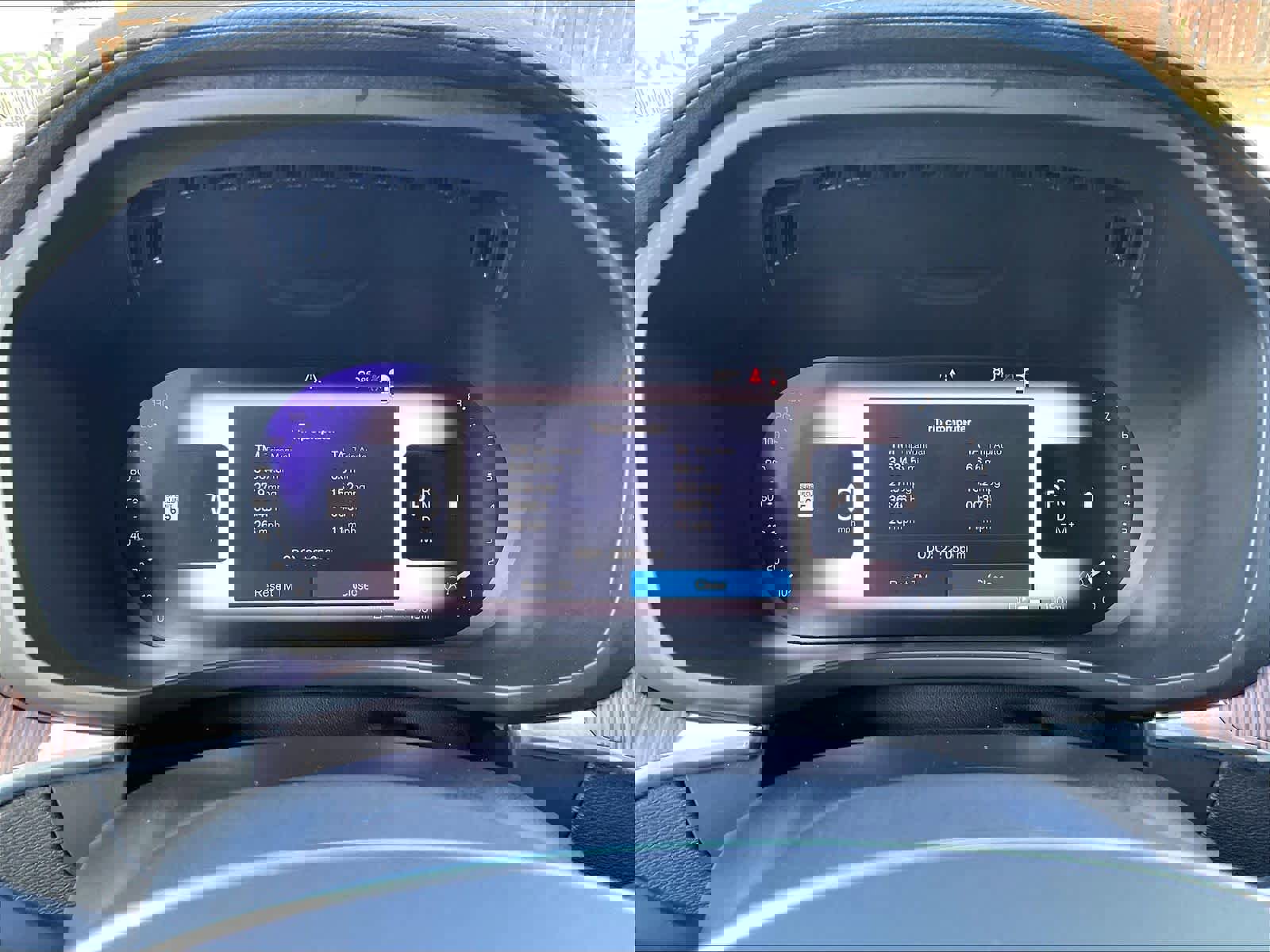 Used 2023 Volvo XC60 B5 Ultimate w/ Protection Package Premier image 23