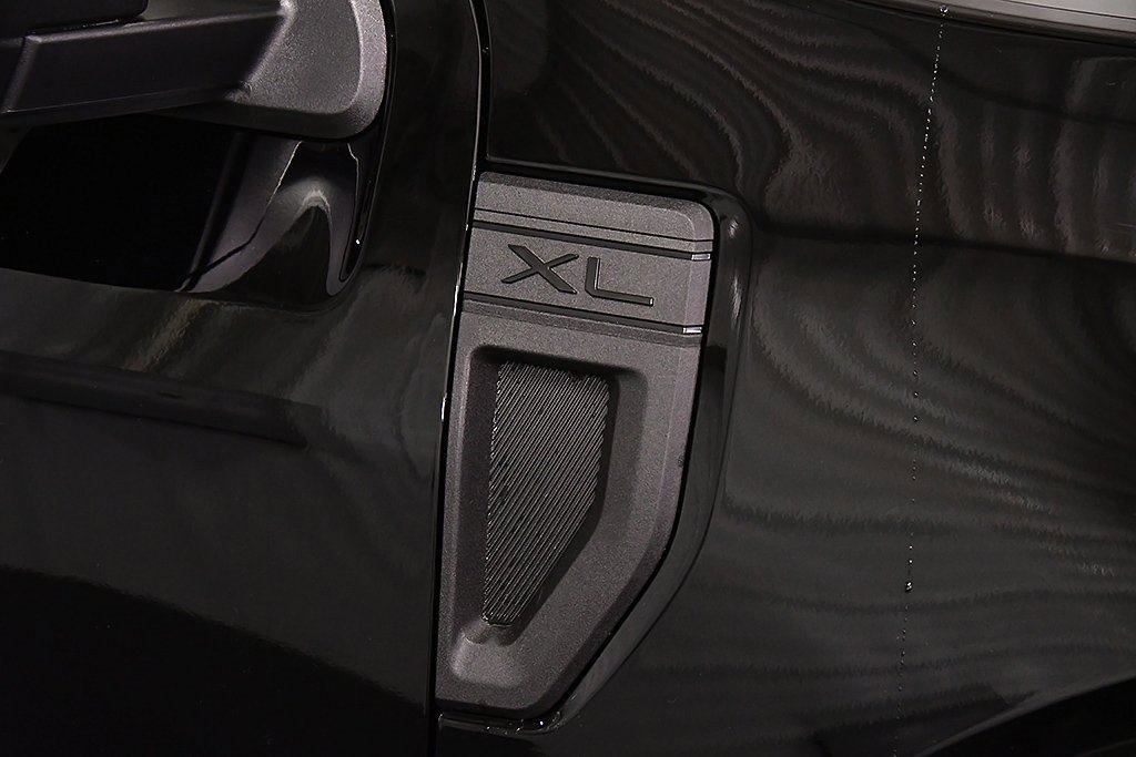 New 2025 Ford Maverick XL w/ Equipment Group 101A image 10