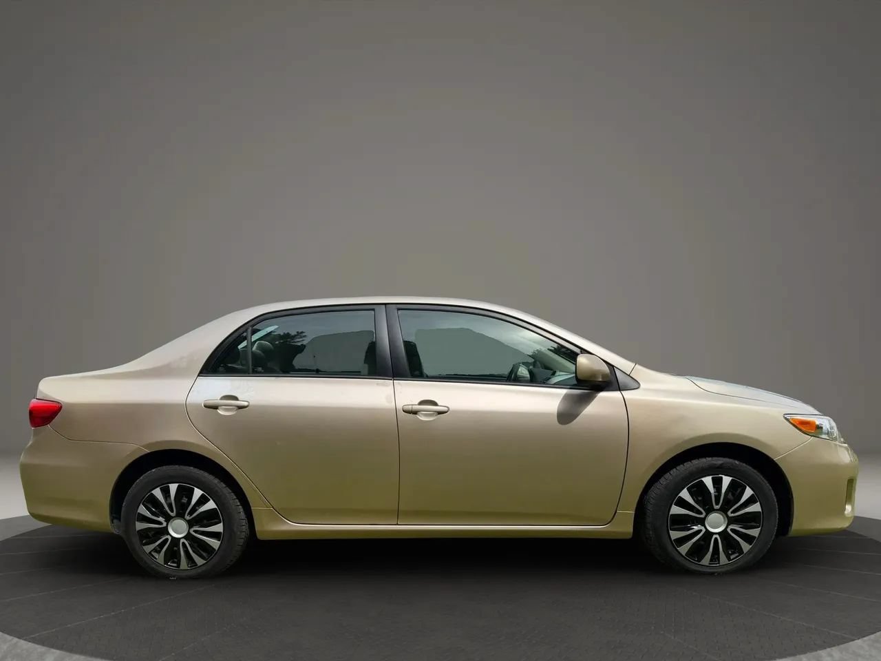 Used 2012 Toyota Corolla LE FWD image 6