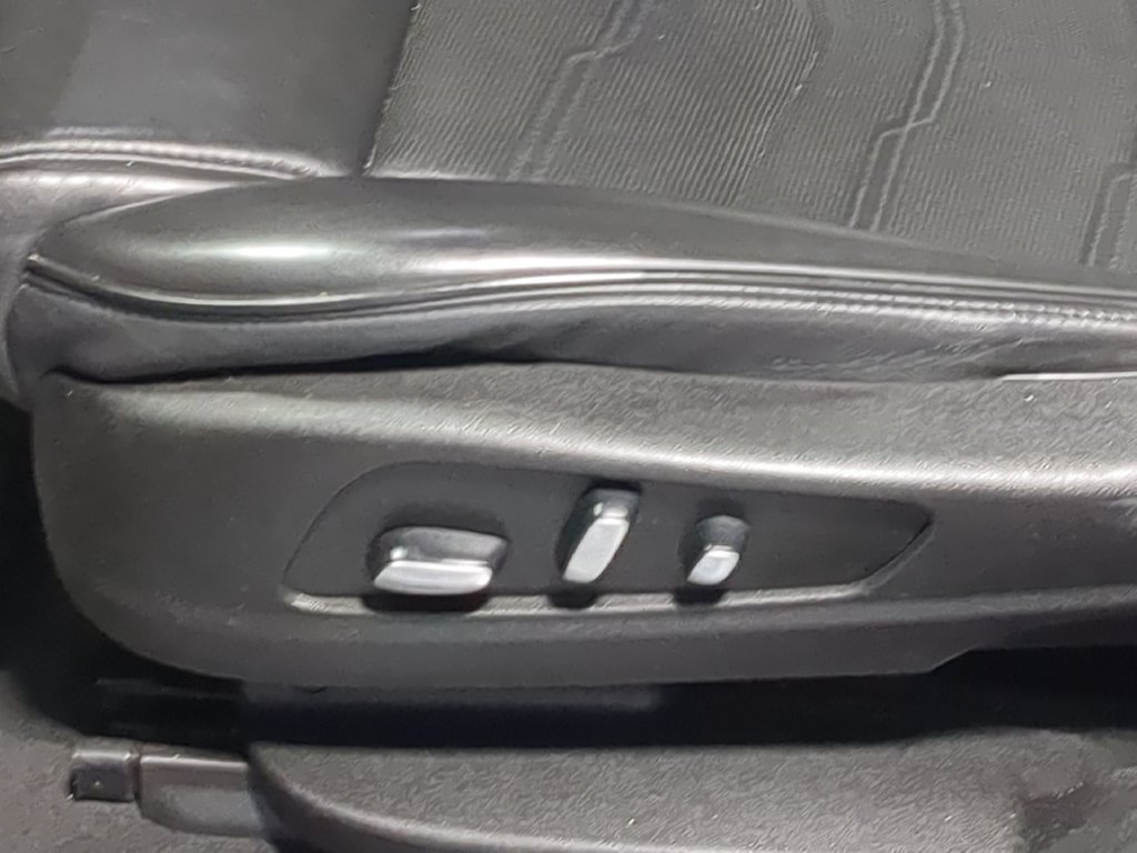 Used 2019 Cadillac XT5 Platinum AWD/4WD image 21