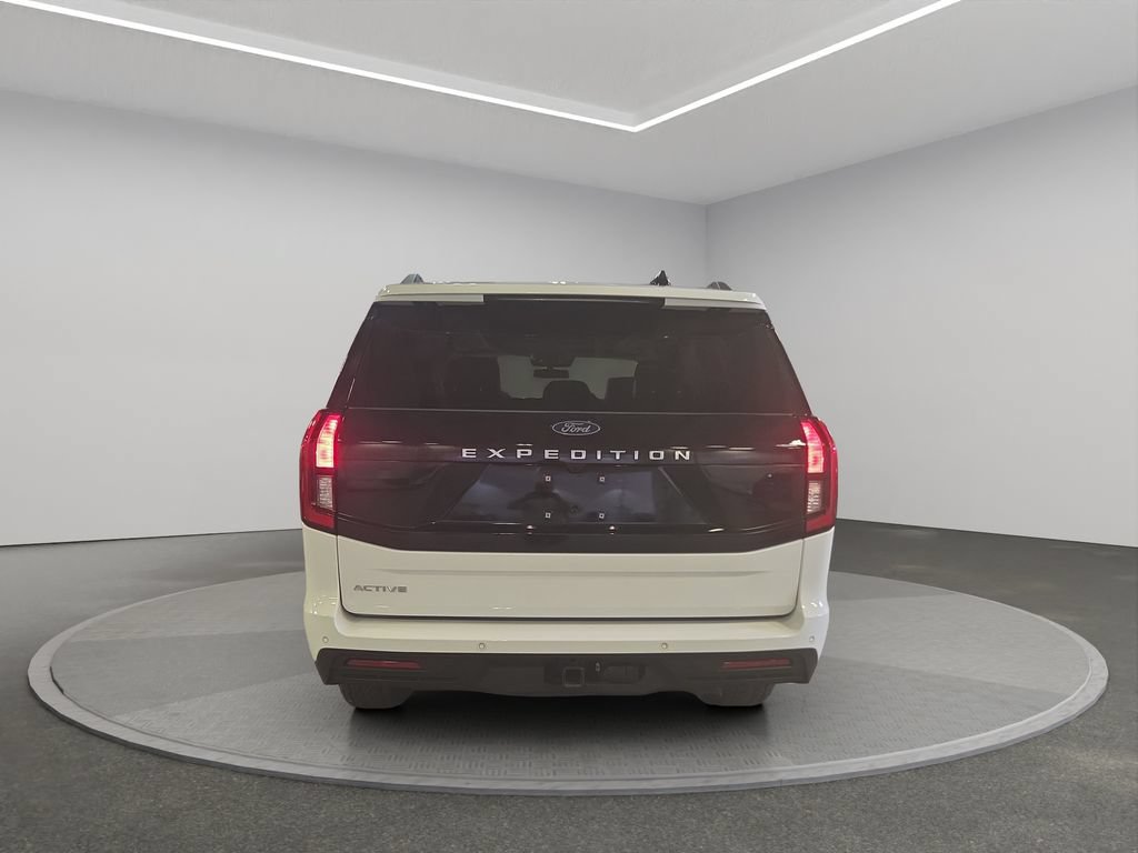 Used 2025 Ford Expedition Active AWD/4WD image 4