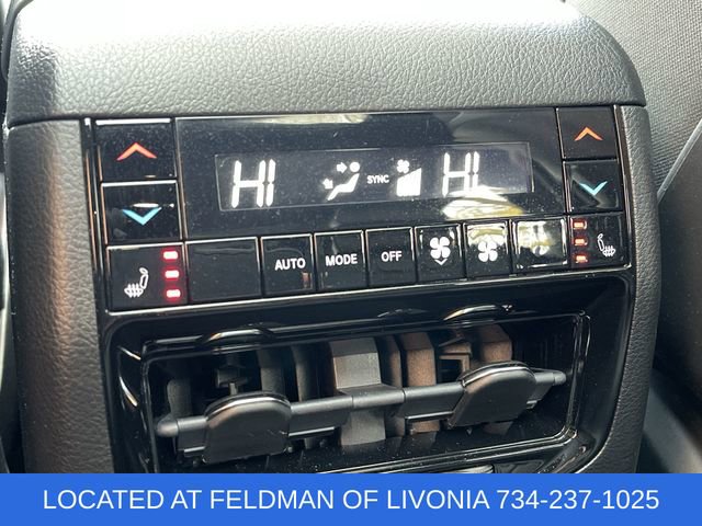 Used 2023 Jeep Grand Cherokee Summit w/ Luxury Tech Group V image 38