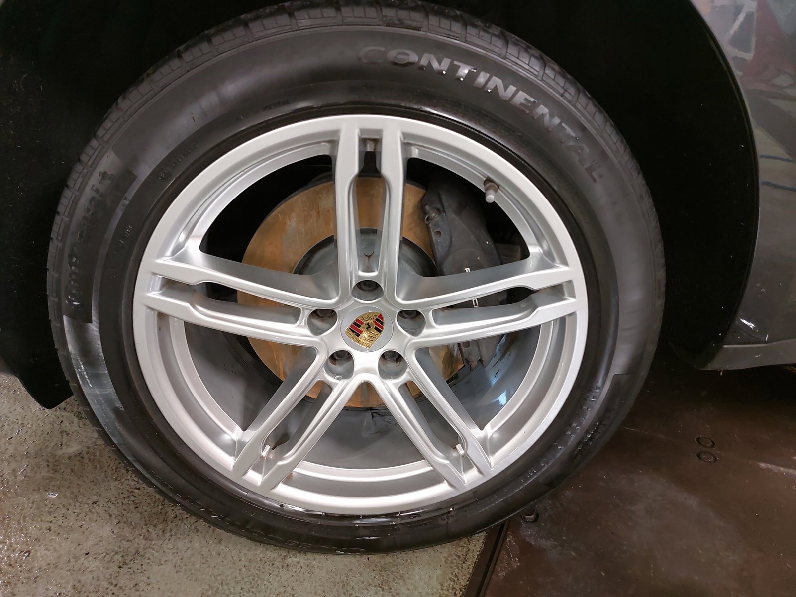 Used 2019 Porsche Macan AWD/4WD image 36