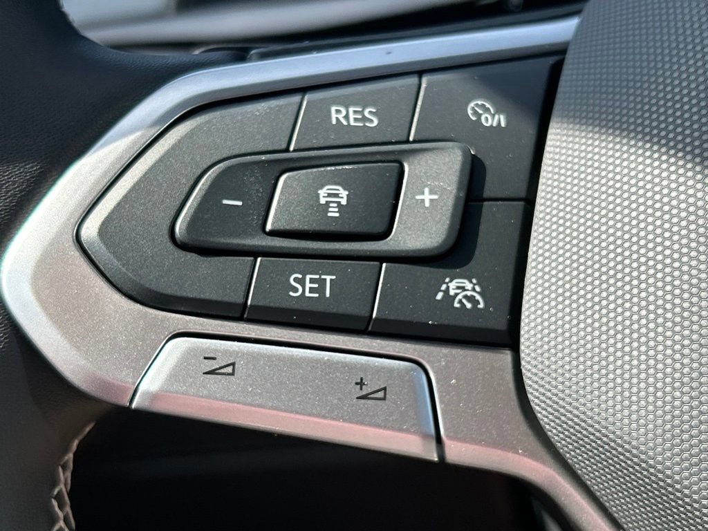 New 2026 Volkswagen Atlas Cross Sport SE FWD image 27
