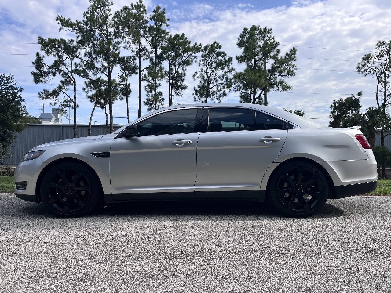 Used 2019 Ford Taurus SHO AWD/4WD image 4