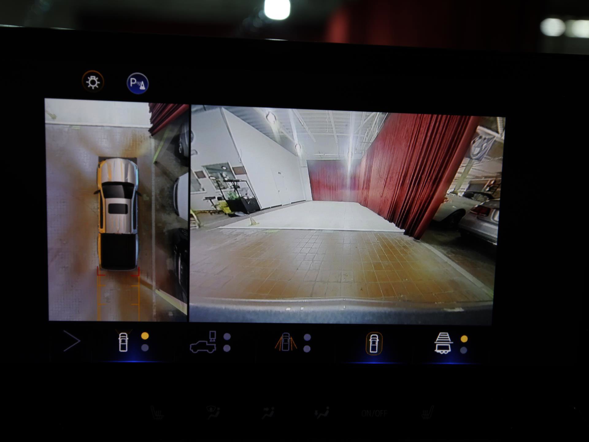 Used 2024 Chevrolet Colorado ZR2 w/ Technology Package image 20