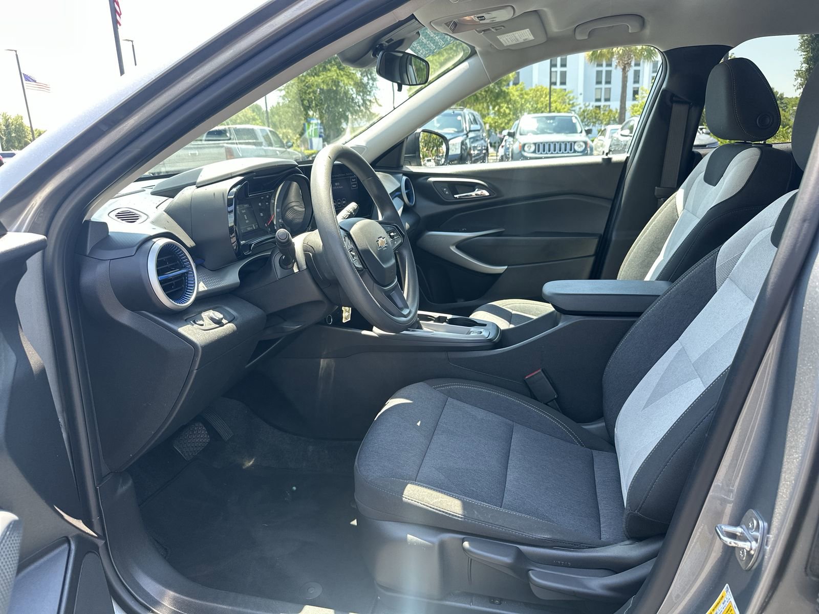 Used 2024 Chevrolet Trax LS w/ Driver Confidence Package FWD image 16