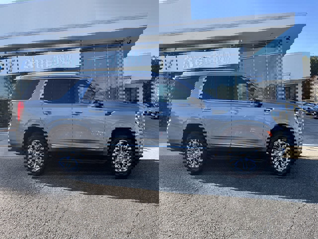 Used 2023 GMC Yukon Denali image 9