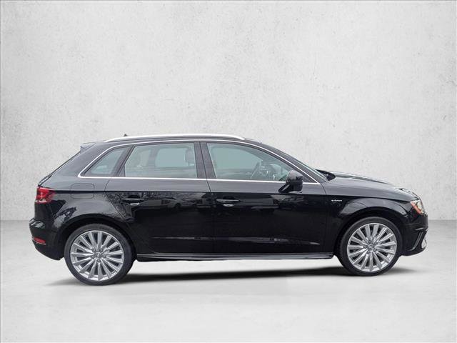 Used 2016 Audi A3 e-tron Prestige w/ Prestige Package image 4