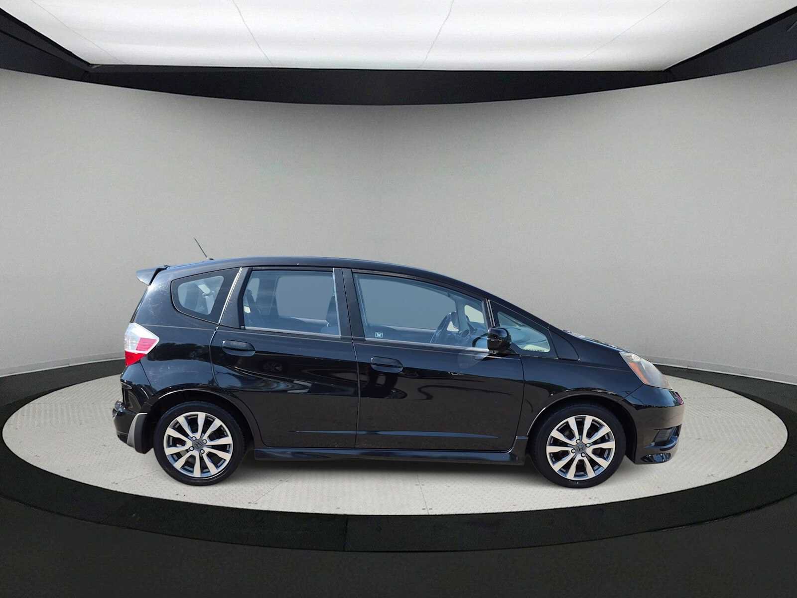 Used 2013 Honda Fit Sport image 9