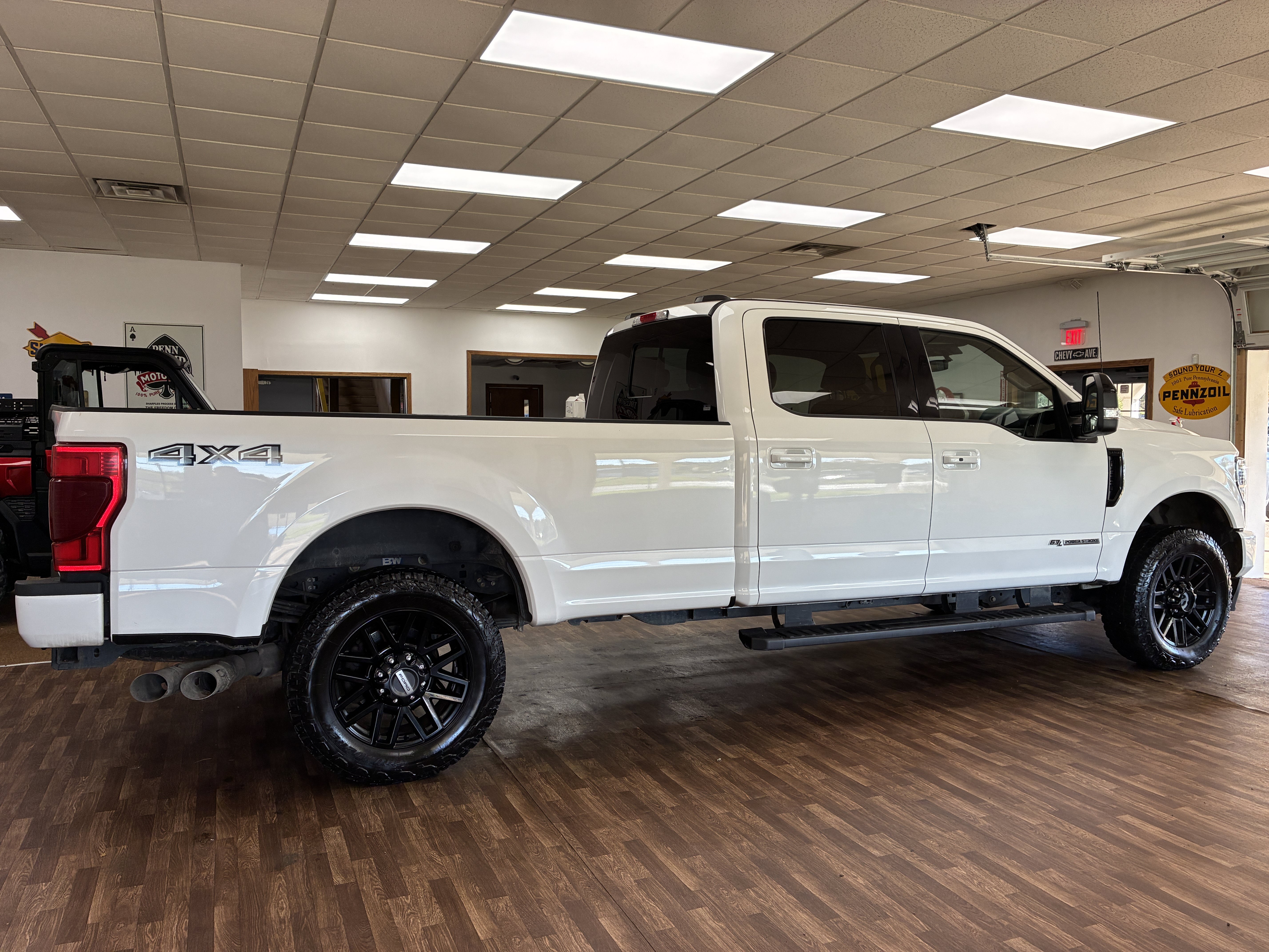 Used 2022 Ford F350 Lariat w/ Black Appearance Package AWD/4WD image 5