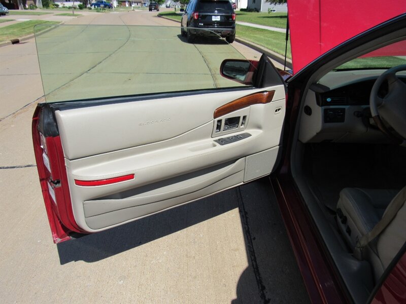 Used 2001 Cadillac Eldorado Touring FWD image 12