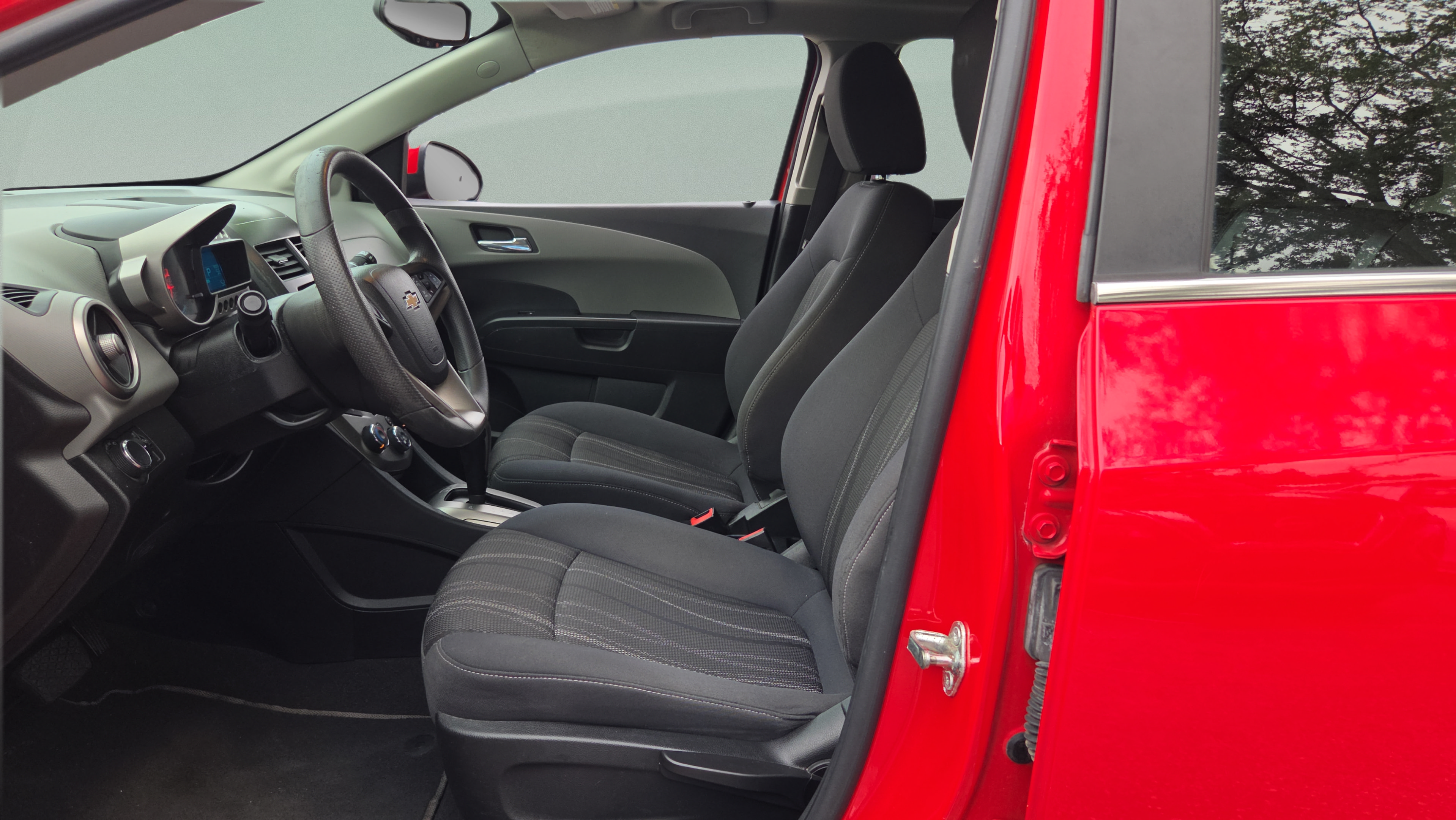 Used 2016 Chevrolet Sonic LT FWD image 9
