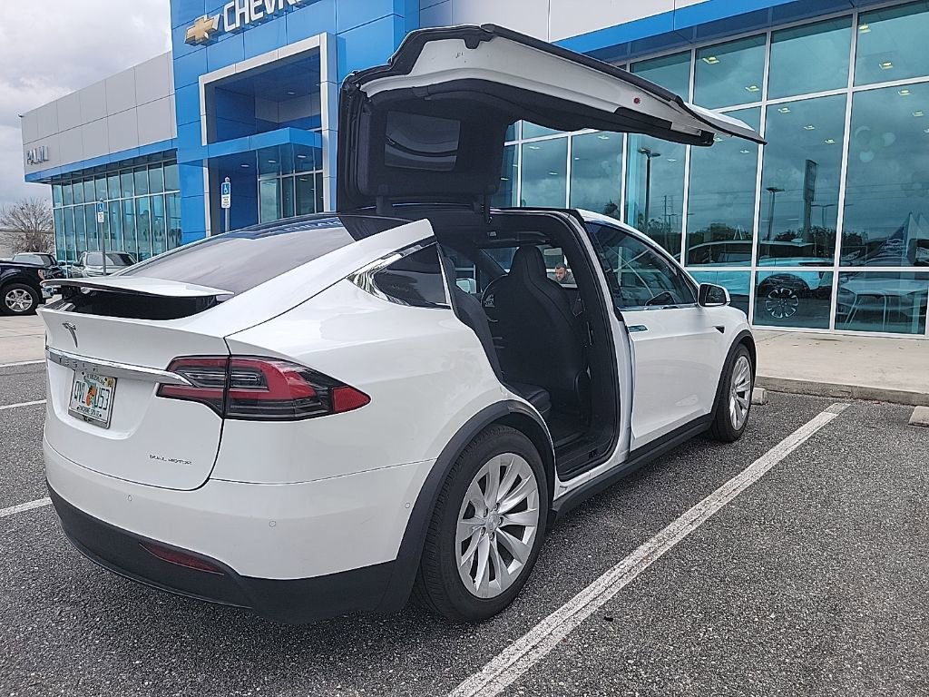 Used 2020 Tesla Model X Long Range image 4