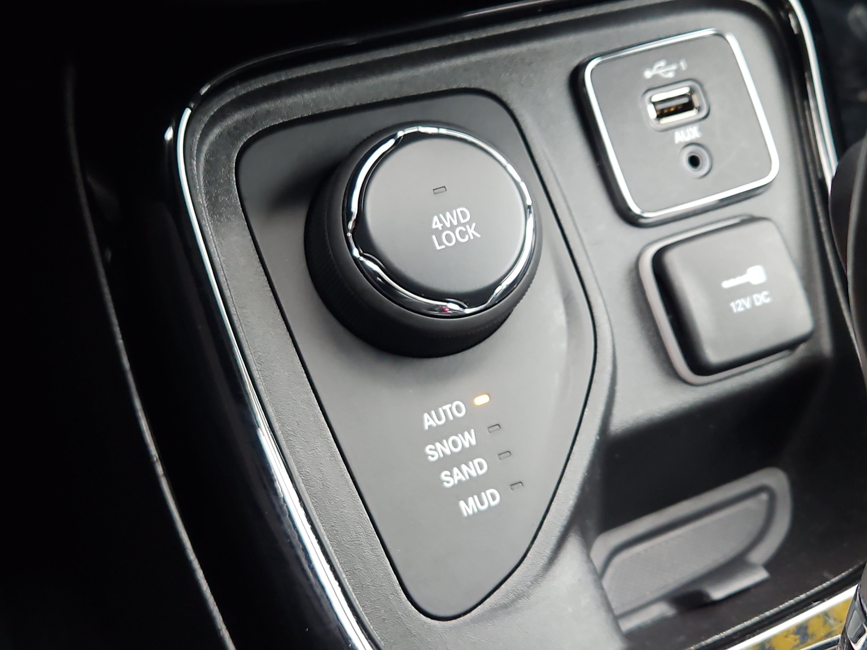 Used 2019 Jeep Compass Limited AWD/4WD image 9