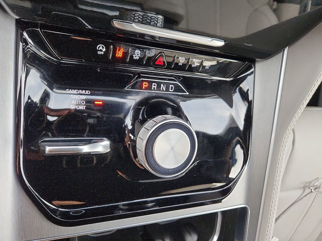 New 2025 Jeep Wagoneer 4WD w/ Convenience Group I image 21