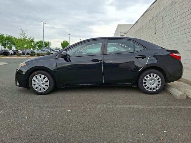 Used 2016 Toyota Corolla LE FWD image 7