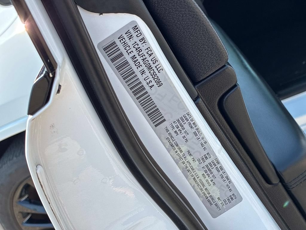 Certified 2021 Jeep Grand Cherokee Laredo X AWD/4WD image 23