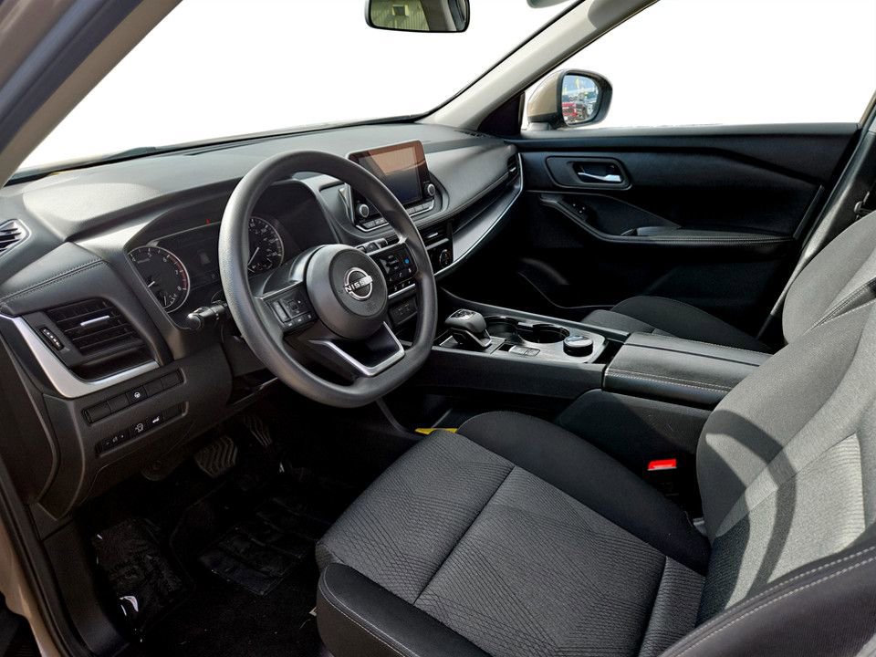 Used 2024 Nissan Rogue SV image 13