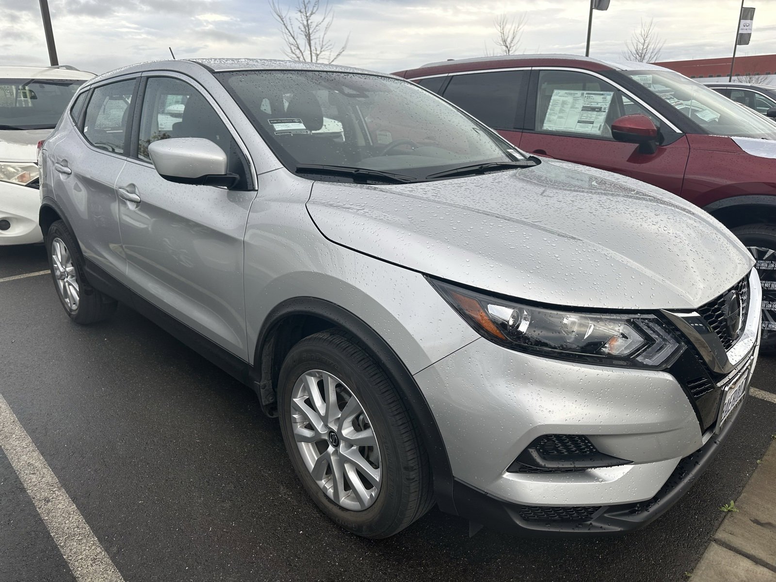 Used 2022 Nissan Rogue Sport S image 1